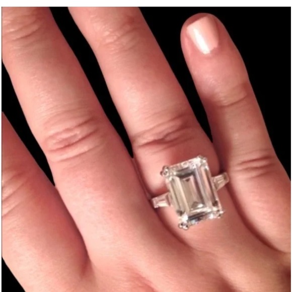 STERLING SILVER EMERALD CUT RING SIZE 7 - Picture 6 of 8